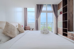 Superior Apartment, 3 Bedrooms, Kitchen, City View