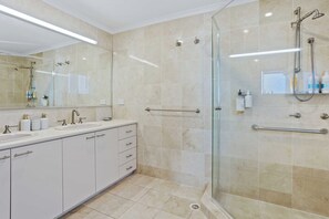 Bathroom - Surfsong on Miami Beach (Miami)