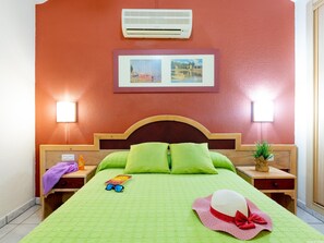 2 Schlafzimmer, Bügeleisen/Bügelbrett