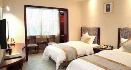 Yilong Hotel