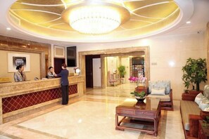 Lobby - Yilong Hotel (Jingdezhen)