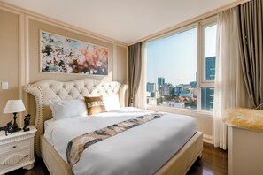 Appartement Supérieur, 3 chambres, cuisine, vue ville | Minibar, bureau, espace de travail pour ordinateur portable