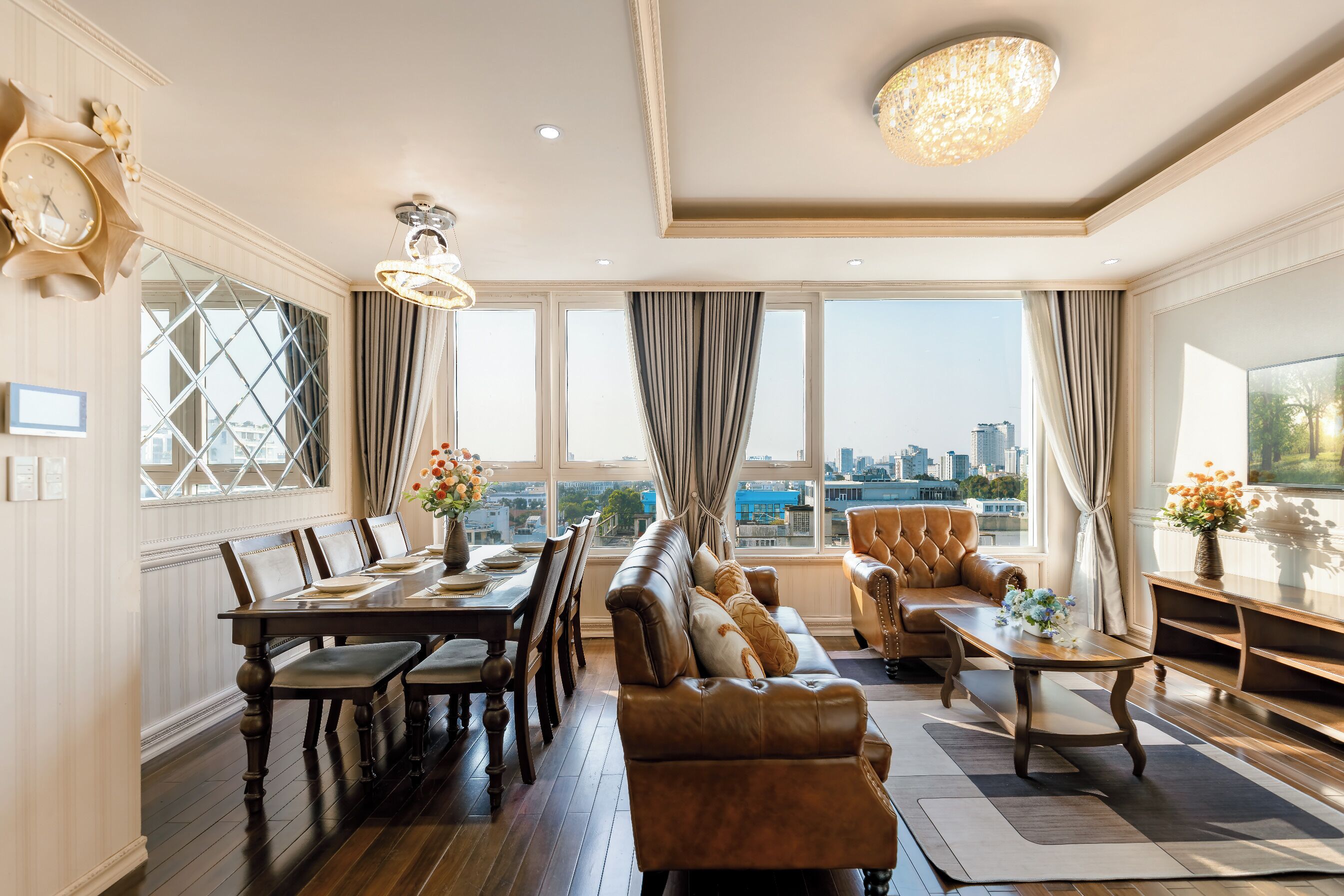 高级公寓, 3 间卧室, 厨房, 城市景观 | 起居区 | 35-英寸电视（配备有线频道）