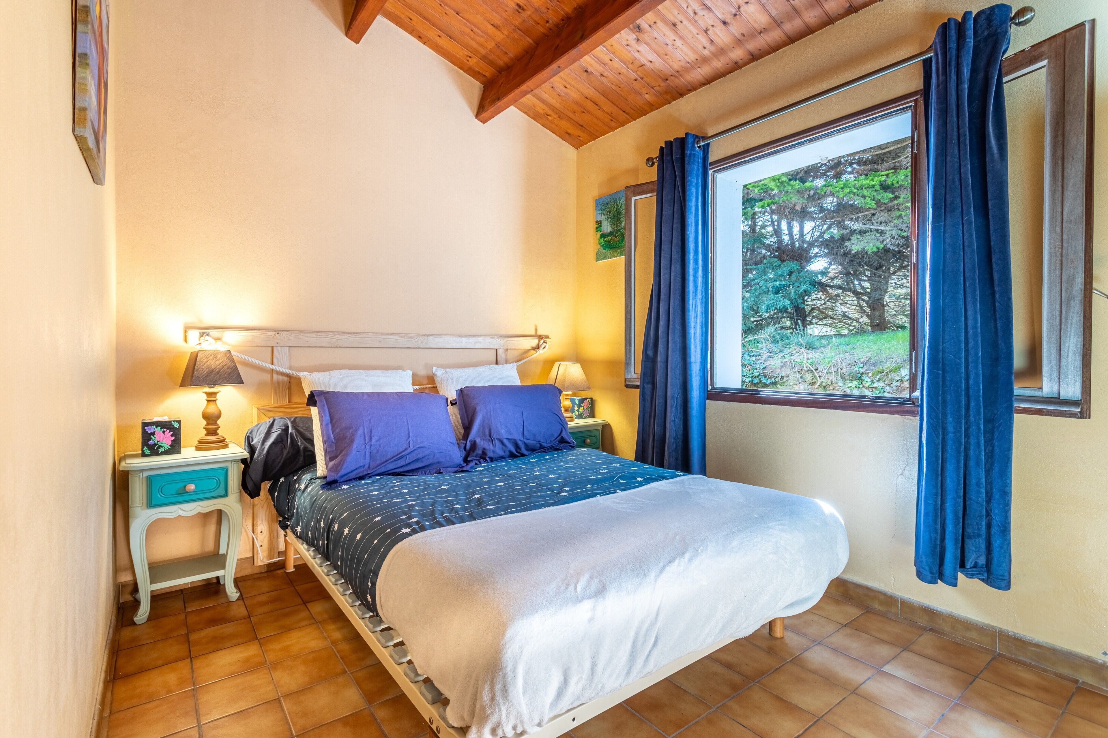 3 chambres, fer et planche à repasser, Wi-Fi gratuit, draps fournis