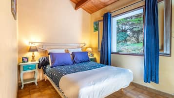 3 chambres, fer et planche à repasser, Wi-Fi gratuit, draps fournis