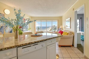 Interior - Oceanfront Condo w/ Resort Perks in Myrtle Beach (Myrtle Beach)