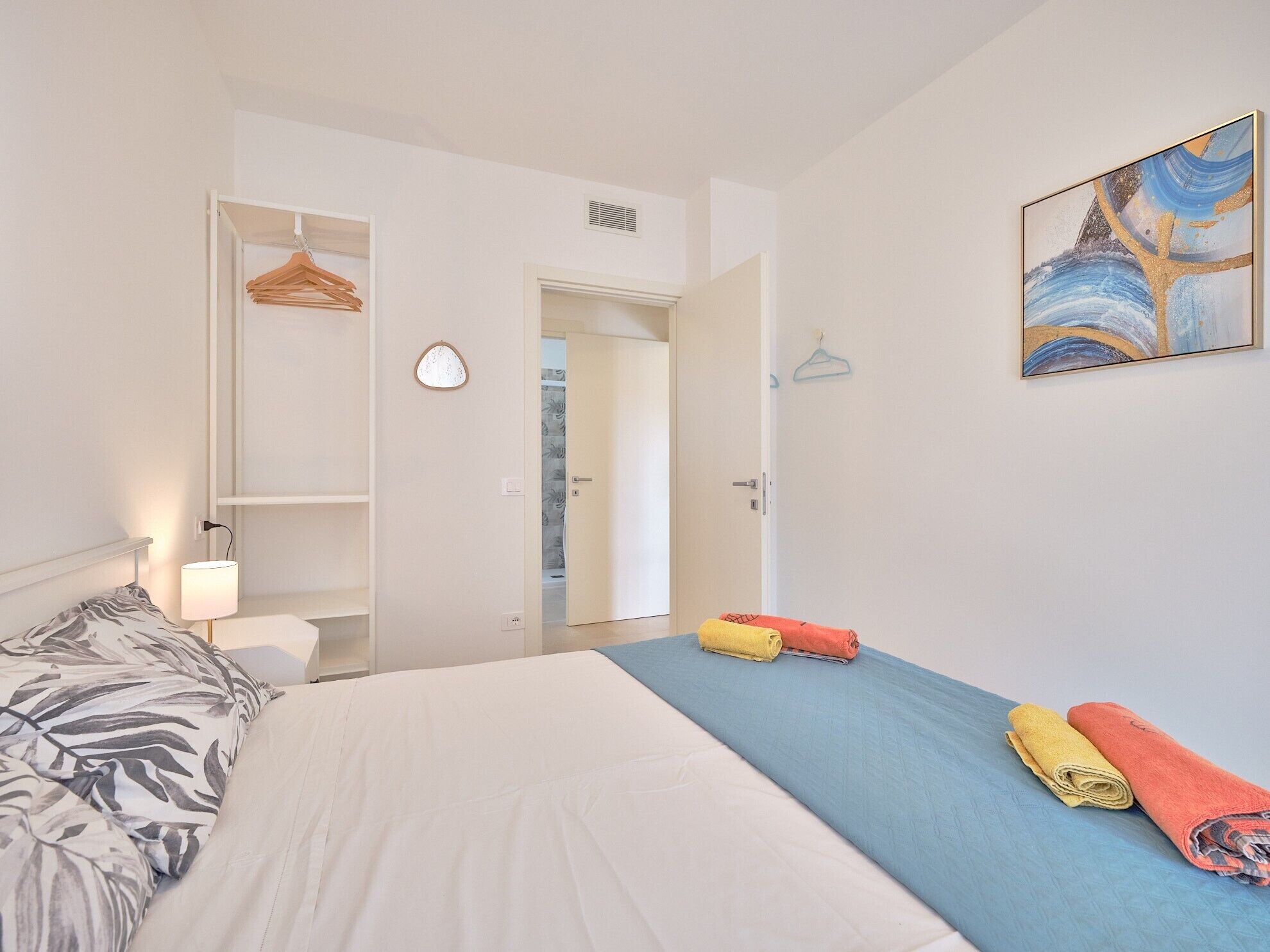 3 多间卧室、免费 WiFi、床单