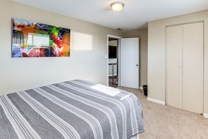 3 bedrooms, WiFi, bed sheets