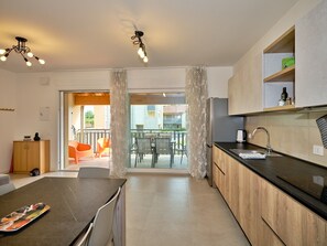 Interior - Apartment 'New Casa Augusto' with Shared Pool, Wi-Fi and Air Conditioning (Lazise)