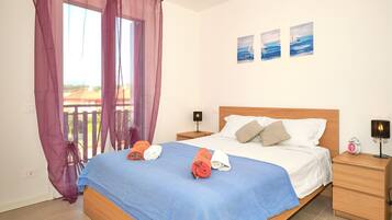 2 多间卧室、免费 WiFi、床单