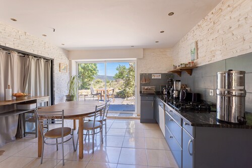 Gite Avec Dortoir' avec vue sur lac, jardin privé et balcon