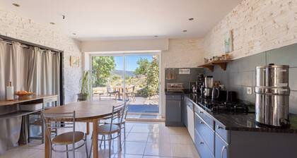 Gite Avec Dortoir' avec vue sur lac, jardin privé et balcon