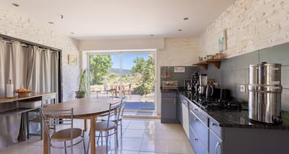 Gite Avec Dortoir' avec vue sur lac, jardin privé et balcon