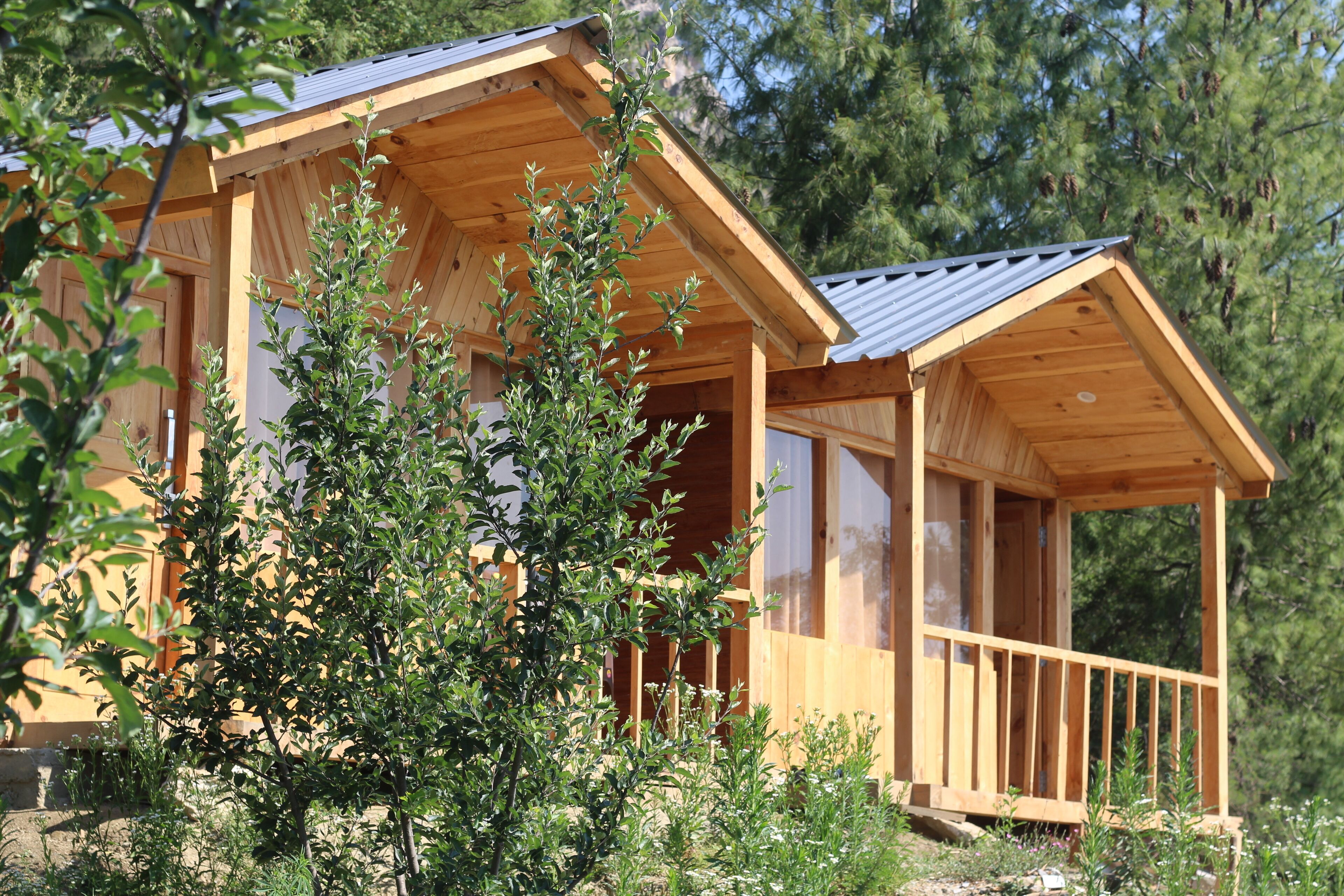 Deluxe Double Room, Mountain View | Hypo-allergenic bedding, pillowtop beds, soundproofing, bed sheets