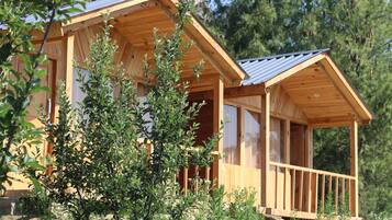 Deluxe Double Room, Mountain View | Hypo-allergenic bedding, pillowtop beds, soundproofing, bed sheets