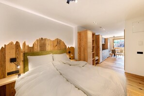 Free WiFi, bed sheets, wheelchair access