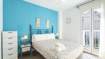 1 slaapkamer, een strijkplank/strijkijzer, gratis wifi, beddengoed