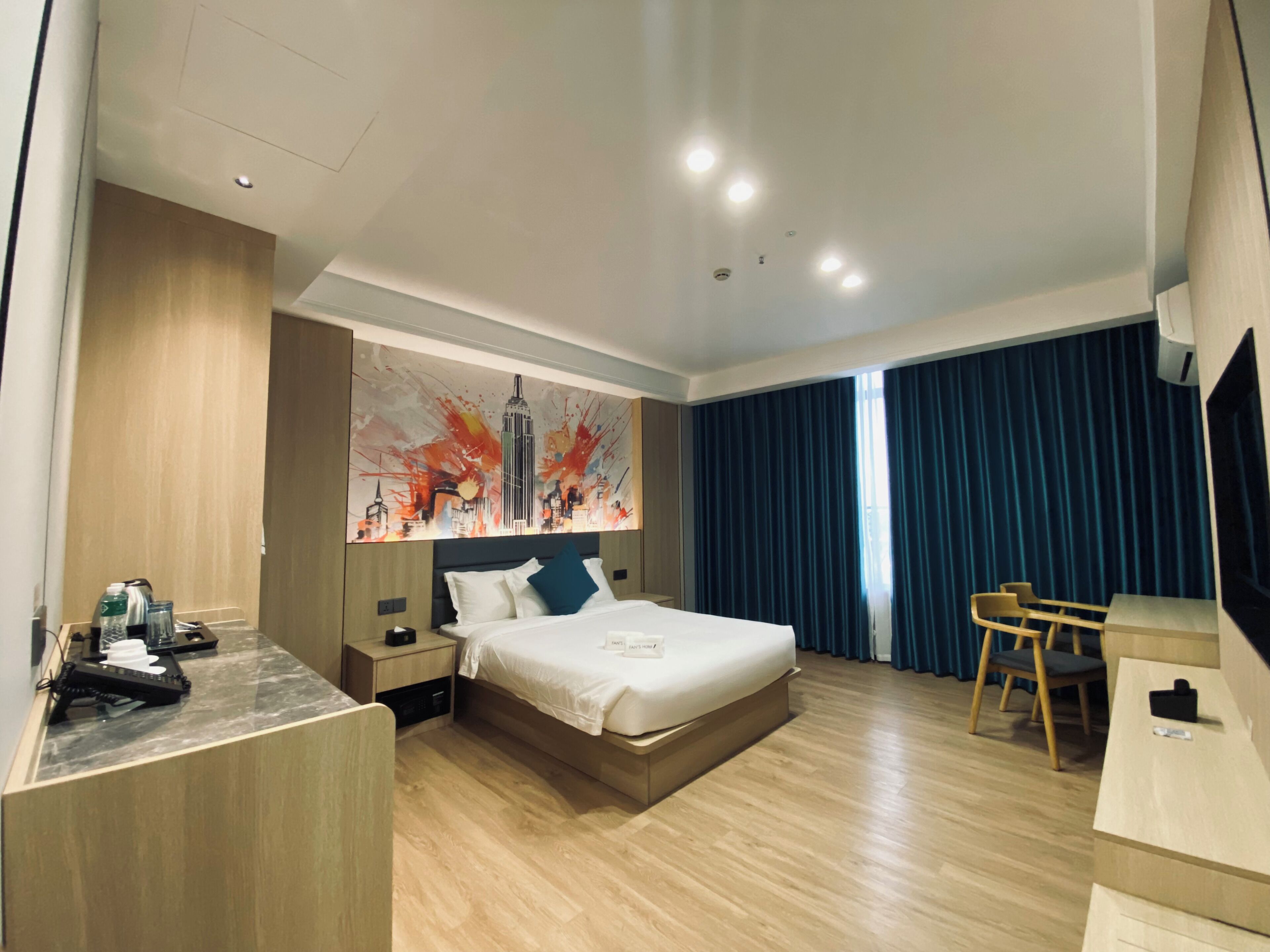 Presidential Suite, 2 Bedrooms, Balcony, City View | Laptop workspace, soundproofing, WiFi (free)