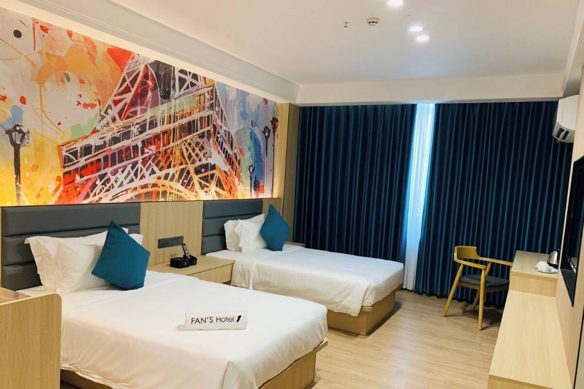 华丽双床房, 城市景观 | 笔记本电脑工作区、隔音、免费 WiFi