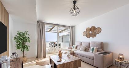 Luxury Duplex Apartment with Sea Views, Shared Pool and Air Conditioning