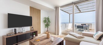Luxury Duplex Apartment with Sea Views, Shared Pool and Air Conditioning