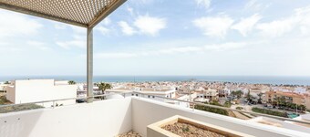 Luxury Duplex Apartment with Sea Views, Shared Pool and Air Conditioning