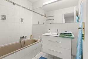 淋浴設備、風筒、提供毛巾