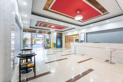 Nanchang Yiman Hotel (Qingshan Lake Wanda Plaza store)