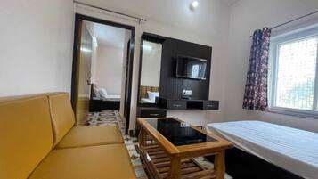 2 BHK Flat | WiFi (free), bed sheets