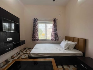 Free WiFi, bed sheets - Suryavansham Guest House (Faizabad)