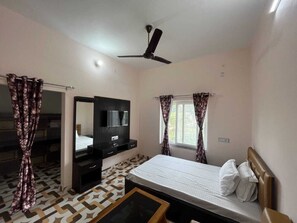 2 BHK Flat | Free WiFi, bed sheets