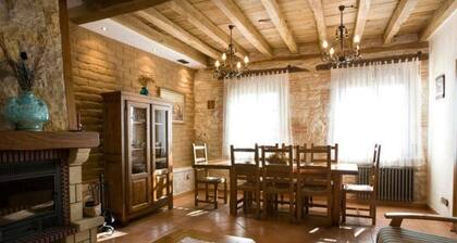 Country House 'Las Espigas' with Mountain View, Private Terrace and Wi-Fi