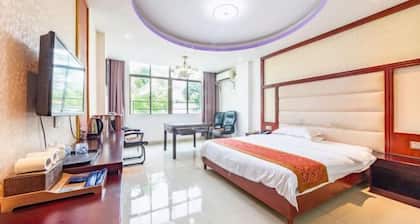 Xianhong Business Hotel (Wanning High Speed Railway Station)