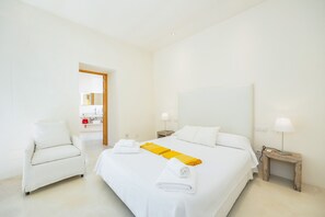 3 多间卧室、免费 WiFi、床单