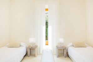 3 chambres, fer et planche à repasser, Wi-Fi gratuit, draps fournis