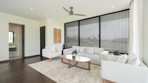 ヴィラ 3 ベッドルーム プライベートプール ガーデンビュー | リビングルーム