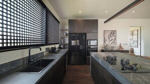 Private kitchen - Five Palms Villas 4 by Villa Finder (Munggu)