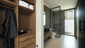 Villa, 3 Schlafzimmer, eigener Pool, Gartenblick | Badezimmer