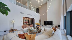 Unclassified image, 4 of 41, button - Stunning 5BR Duplex on Palm Jumeirah With Sea View (Dubai)