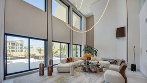 Unclassified image, 5 of 41, button - Stunning 5BR Duplex on Palm Jumeirah With Sea View (Dubai)