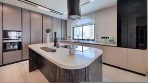 Unclassified image, 3 of 41, button - Stunning 5BR Duplex on Palm Jumeirah With Sea View (Dubai)