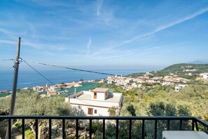 Property grounds - Apartment 'Sguardo Sul Golfo' with Sea View, Wi-Fi and Air Conditioning (Massa Lubrense)