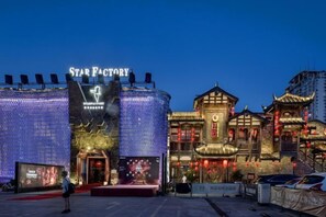 観光ス  ポット