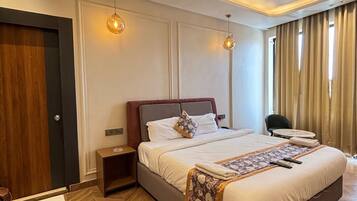 Soundproofing, free WiFi