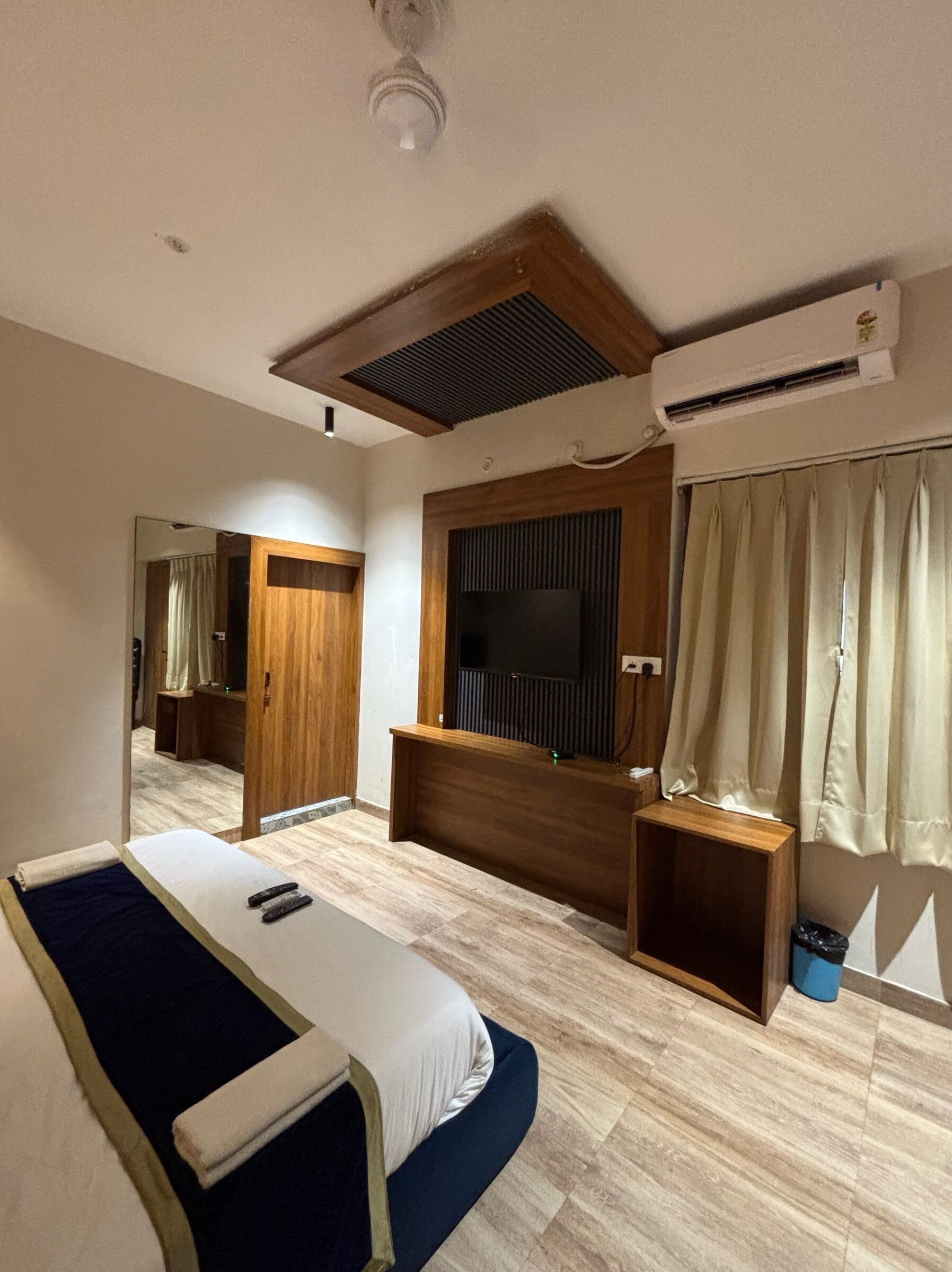 Soundproofing, free WiFi