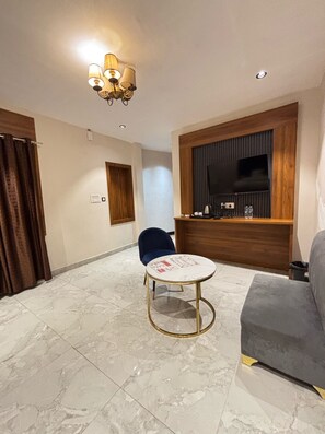Premium Room | 1 bedroom, soundproofing, free WiFi