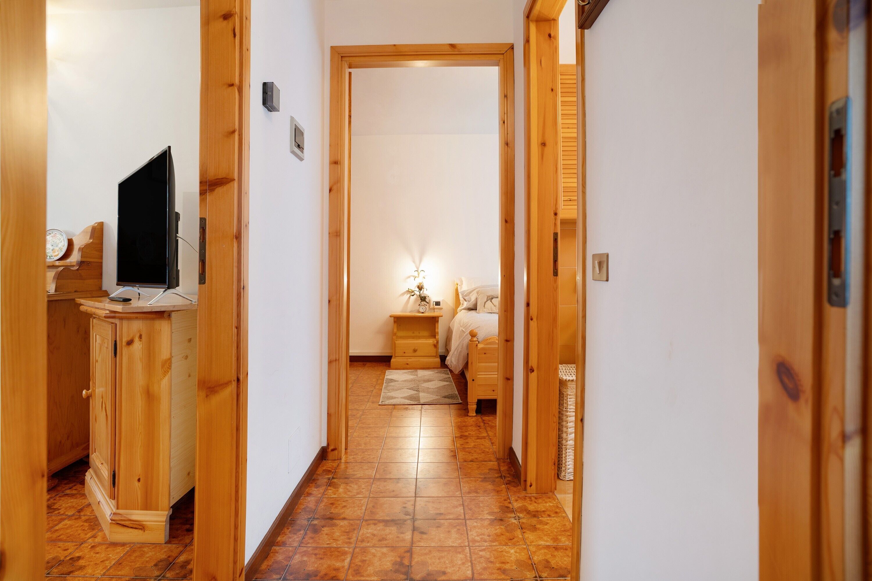 2 habitaciones, tabla de planchar con plancha y wifi gratis 