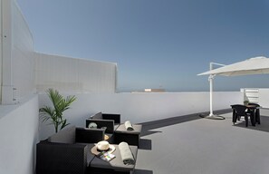 Outdoor dining - Vacation Home 'El Rinconcito De Niña' with Sea View, Private Terrace and Wi-Fi (Tijoco Bajo)