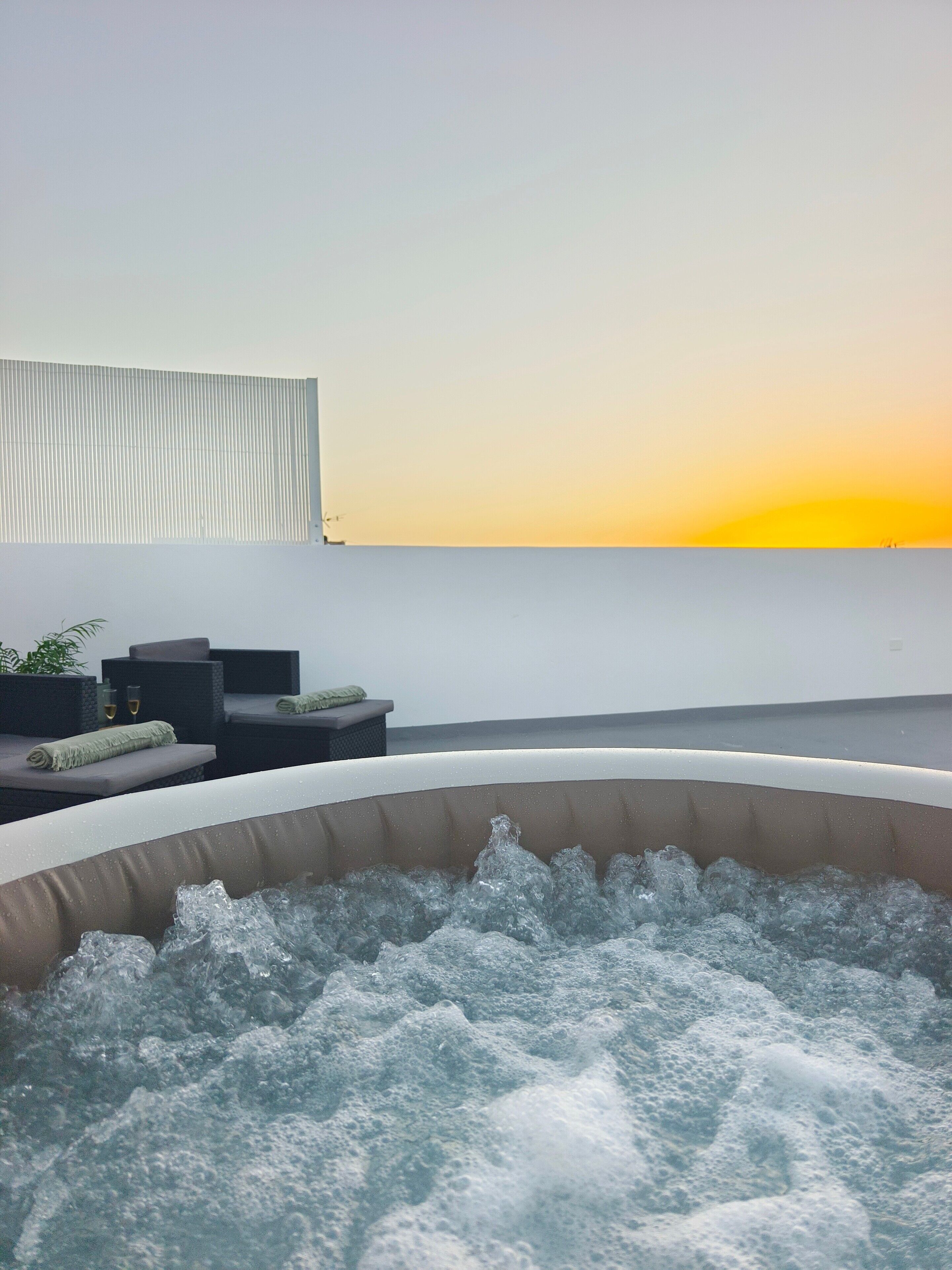 Outdoor spa tub