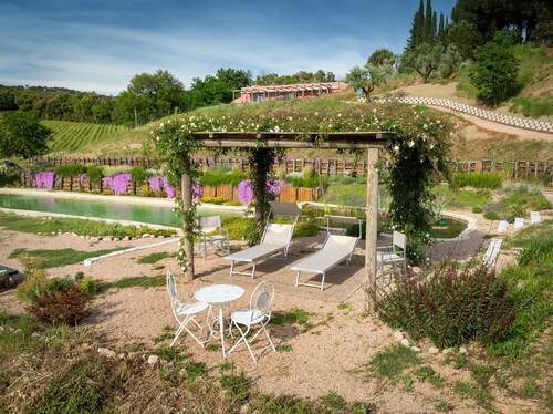 Apartment 'Podere Terraviva - Apt Mimosa' with Sea View, Shared Pool and Wi-Fi